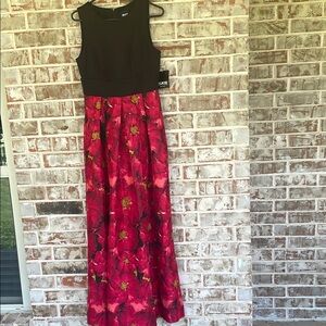 Melrose Social Elegant Floral Maxi Dress